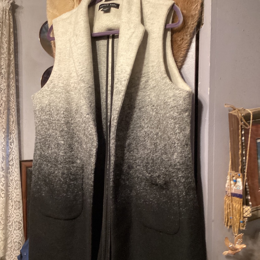Andrew Marc size large Ombré Vest